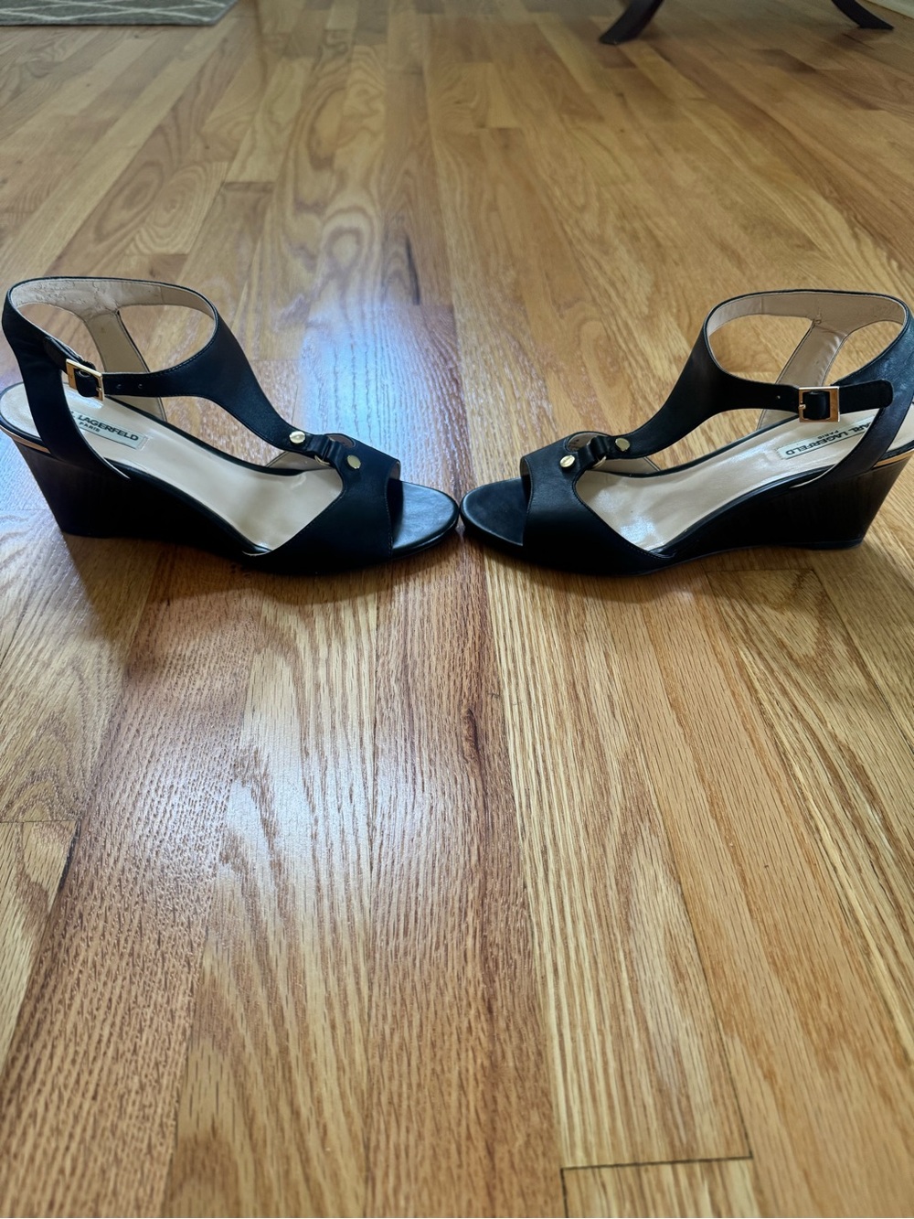 Karl Lagerfield Affre Black Leather Wedge Sandal, size 7.5 M - Picture 4 of 11
